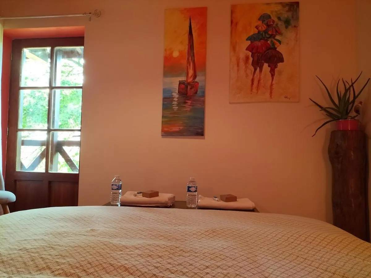 Cheix De Celine & Mathieu Bed & Breakfast Ambert